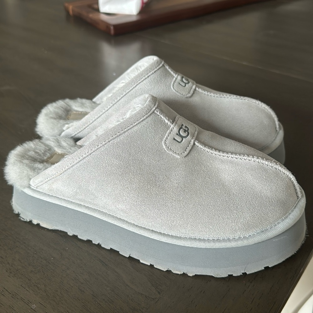 Ugg Discoquette Genuine Shearling Slide Slipper in Goose size 8